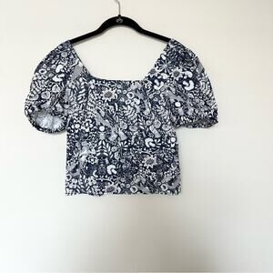 Chelsea and Theodore Top Womens Small Blue AOP Floral Smocked